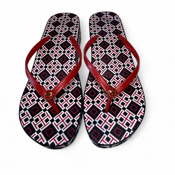 Tory Burch Thandie Wedge Flip-Flops, brand's geometric logo print. Size 9.5 - Picture 6 of 9